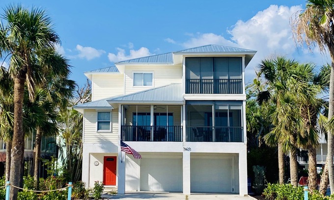 Mid Island House | Book now for spring break specials. Over 25 restaurants and bars open.
