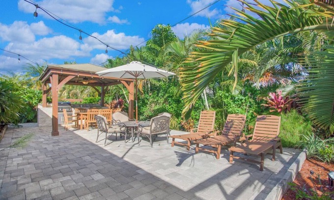 Naples Park House | Boutique Bliss at Vanderbilt Beach,Outdoor Gazebo
