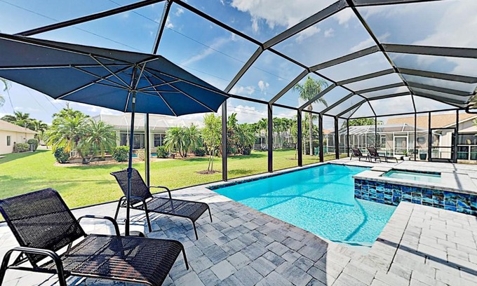 Pelican House | Breezy Getaway
