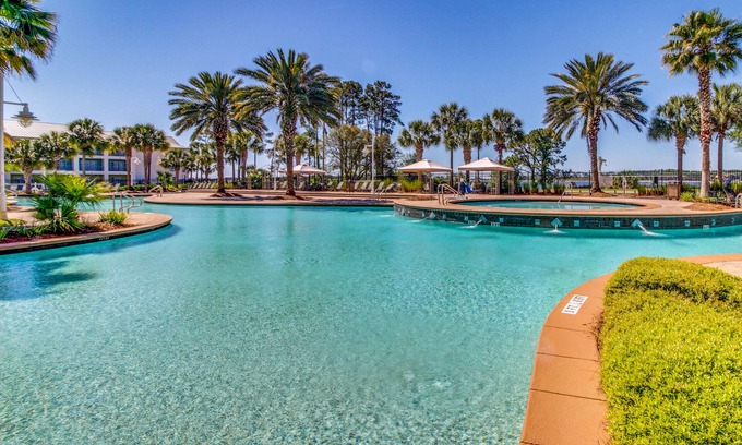 Upper Grand Lagoon Condo | Bright condo with pool & hot tub access, high-speed WiFi & washer/dryer