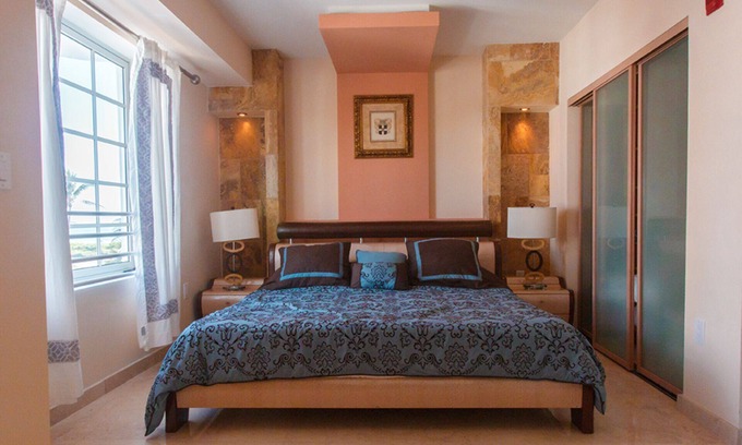 South Beach Condo | Carlyle Art Deco Residence on South Beach Ocean Drive Al Pacino would stay here!