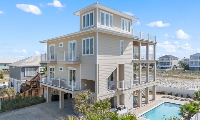 Villa Primera House | Castle de Playa ๐ Gulf-View Estate w/Pool, Rooftop Deck + Elevator