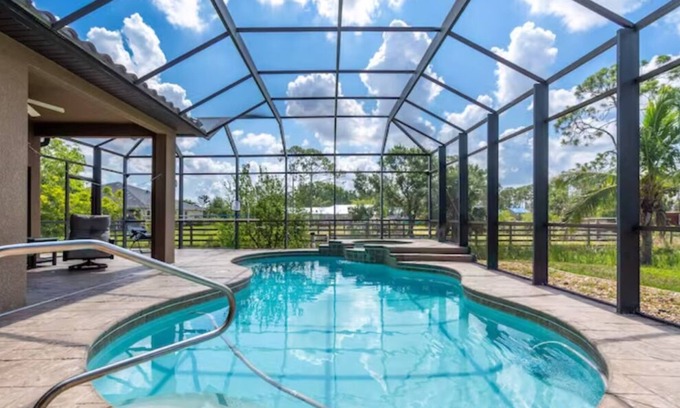 Burnt Store House | Castle Heights 4-bedroom 3-bathroom home with heated pool