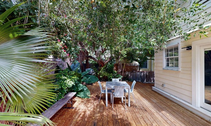 Old Town Apartment | Centrally located cottage apartment with patio - walk to beach & dining