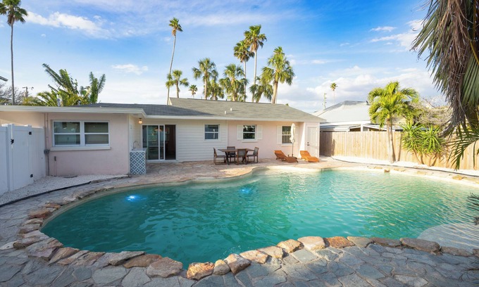 Island Estate House | Charming 3-bedroom 2 bathroom luxury POOL house- 5 min walk to the beach!