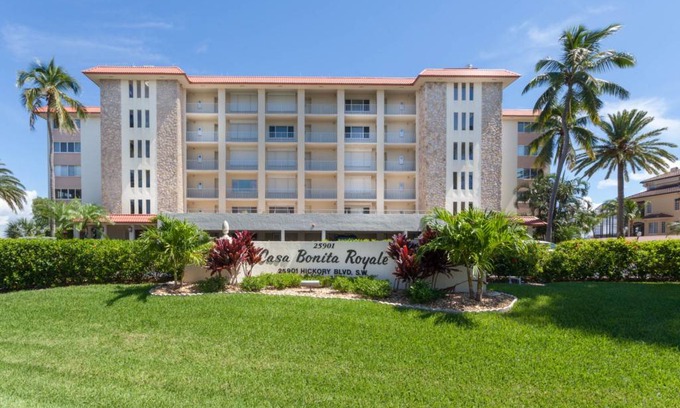 Bonita Springs Condo | Condo ∙ 2 bedrooms ∙ 4 guests