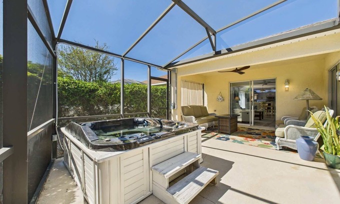 Belvedere House | Courtyard Villa with Spa in Belvedere