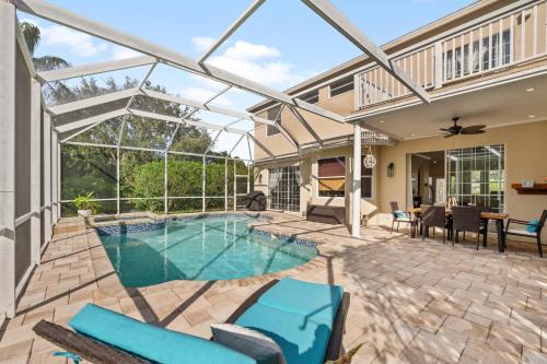 Central Naples Apartment | Cozy 3 Bedroom Plus Den Home in Naples
