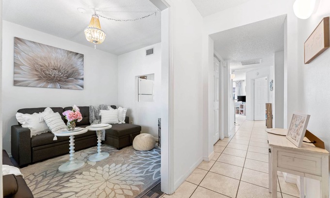 Trailer Estates Apartment | Cozy & Bright. Minutes to Anna Maria Island, IMG & More