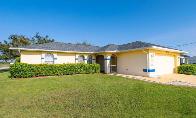 Mariner Villa | Cozy Home with Large Heated Pool Providing Maximum Privacy