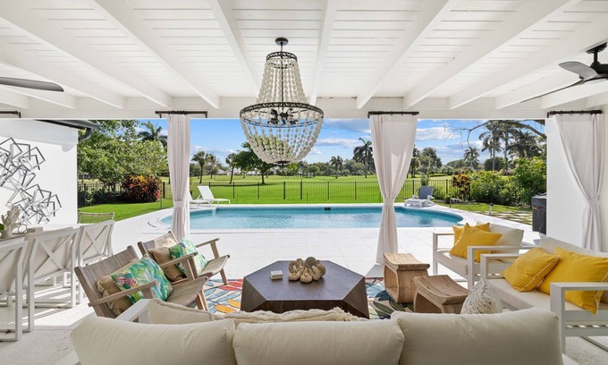 Moorings House | Crayton Charm Moorings Beach