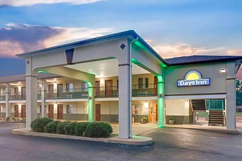 Hamilton Hotel | Days Inn by Wyndham Hamilton