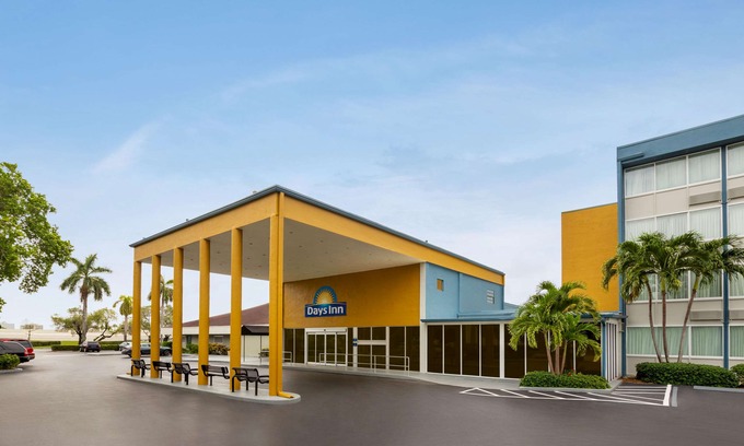 Ludlam Hotel | Days Inn by Wyndham Miami International Airport