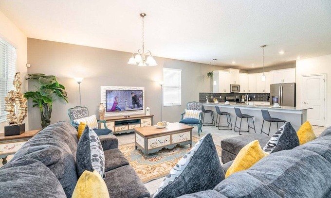 Davenport House | Dazzing 9BR/Pool/Spa/Free Waterpark (9030SD)