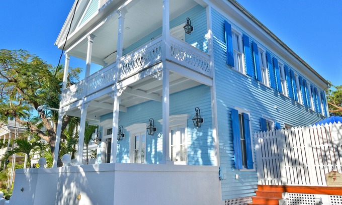 Historic Seaport House | Debonair Victorian Estate
