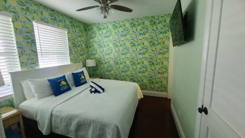 Downtown Apartment | Duval Street Suite with pool
