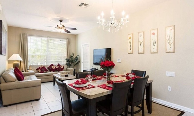 West Kissimmee Apartment | Fantastic Condo - Overlooking Pool -Just 2 miles from Disney