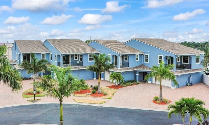 Indian Harbour Beach House | Fortebello Beachside 164 - quaint Beachtown near SpaceCoast