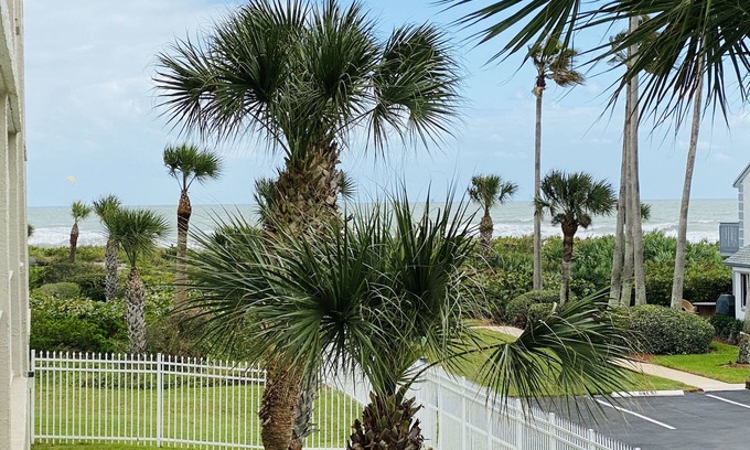 Port Canaveral Condo | Gorgeous condo steps from the beach