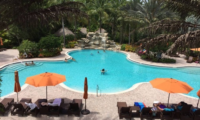 Ole House | GREAT VALUE* 5 star amenities* Your Naples Vacation starts here, just get here!