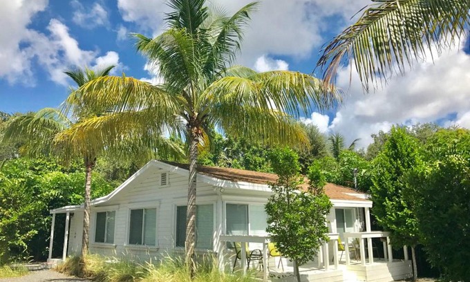 Southwest Coconut Grove House | Grove Bay Bungalow - 2/1 Gated Cottage-Walk to Bay