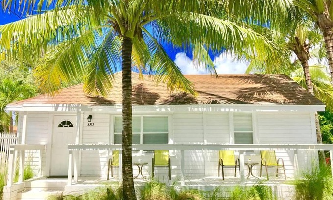 Southwest Coconut Grove Villa | Grove Bay Bungalow - 2BD/2BA Gated Cottage-Walk To Bay - Sleeps 4 - RGB201