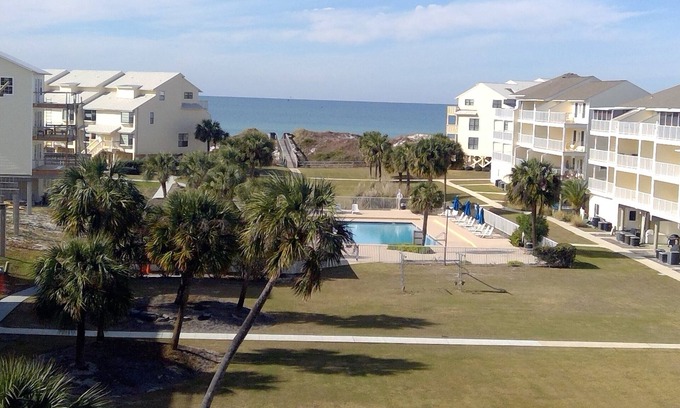 Port St. Joe House | Gulf View 4/4.5-Seacliffs/dog friendly/community pool/steps to beach-SPECIALS!