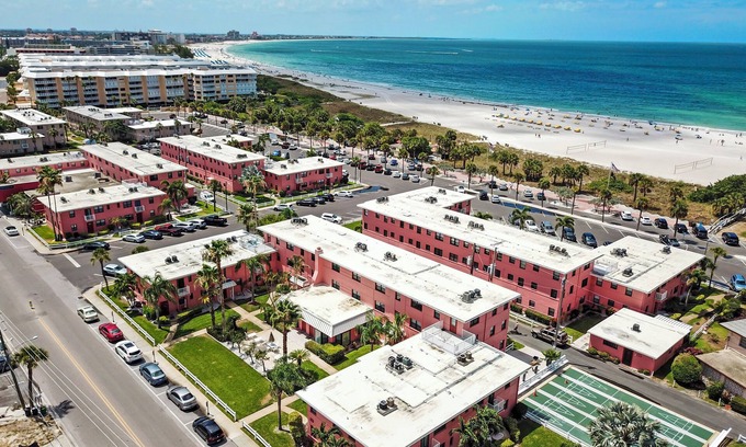 St. Pete Beach Condo | π΄ Gulf Winds #406 β Bright Beachside Escape with Balcony Views