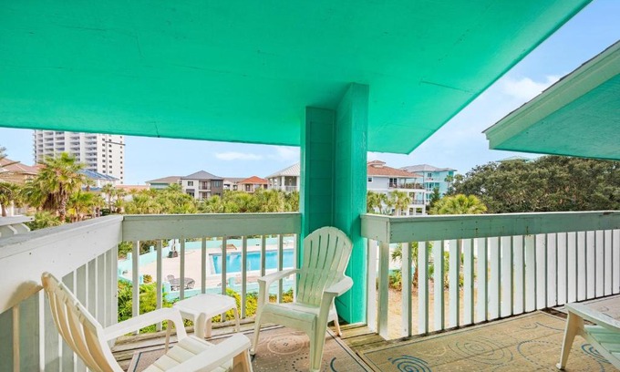 Villa Sabine House | Holiday homes in Pensacola Beach, FL, USA