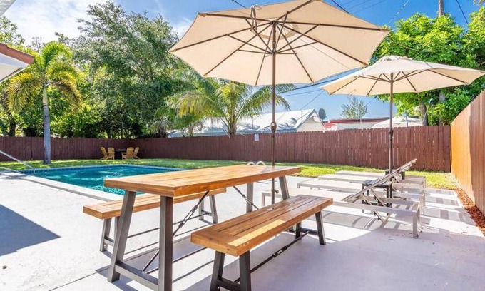 West Hollywood House | House ∙ 3 bedrooms ∙ 8 guests