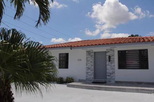 Flagami House | House ∙ 4 bedrooms ∙ 10 guests