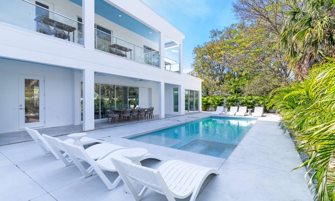 Arlington Park House | House ∙ 6 bedrooms ∙ 10 guests