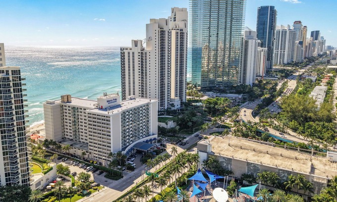 Sunny Isles Beach Apartment | Insta-Worthy. Ocean Front-Best Corner unit in building. Everything is Luxurious