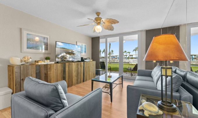 St. Petersburg Condo | Isla Del Sol Bay View Retreat: Ground Floor 12-143