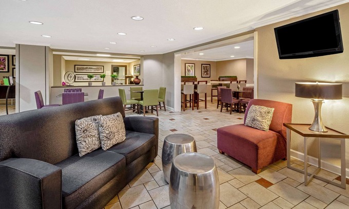 Seybold Hotel | La Quinta Inn & Suites by Wyndham Miami Airport East
