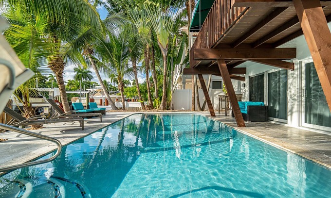 Hendricks and Venice Isles House | Las Olas Escape 6/5 - for 12+ -Waterfront- Pool