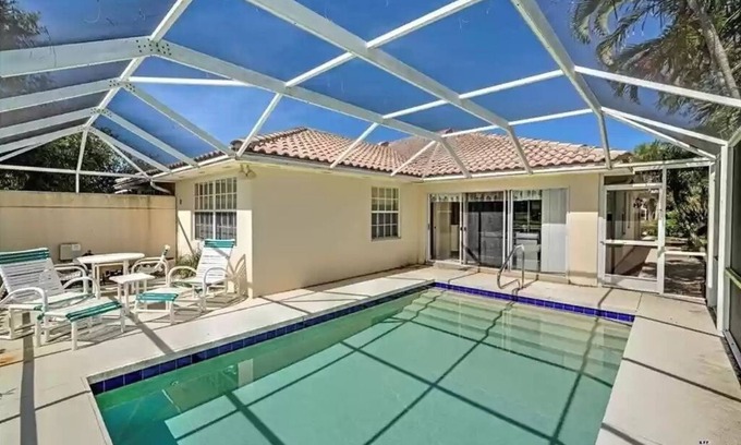 Hobe Sound House | Lost Lake Golf Home, 2BD/2BA, Pool/Lanai , New Kitchen coming - Winter '26 Avail