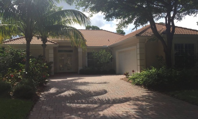 Palm City House | Lovely 4bed with private pool,quiet gated community on Florida's Treasure Coast