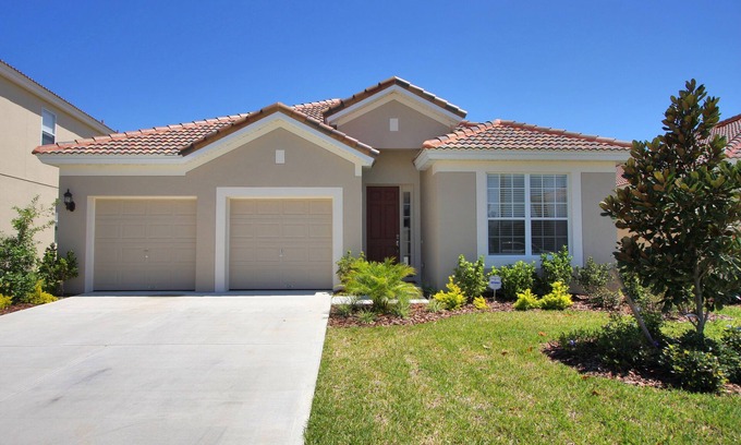 Windsor Hills Villa | Luxury 5 Star Vacation Villa- Free WiFi & Long Distance
