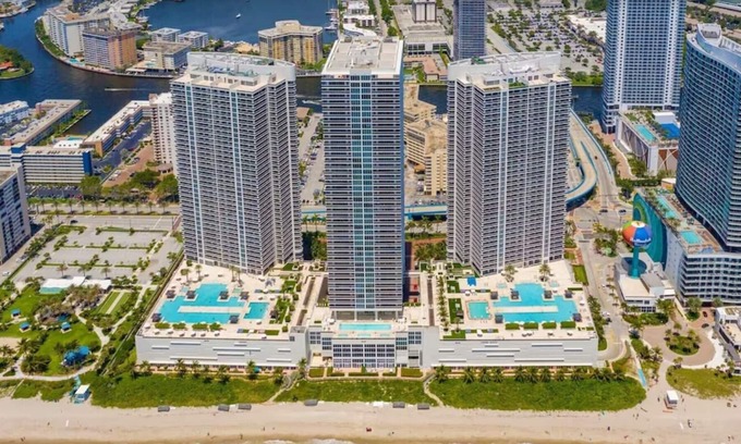 Hallandale Beach Apartment | Luxury Beach Front Furnished Apartment at The Beach Club