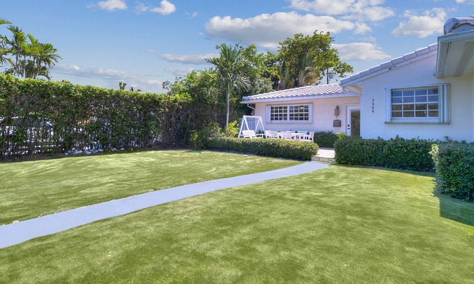 North Bay Village House | Luxury Island Villa Isla~ New & Remodeled Paradise