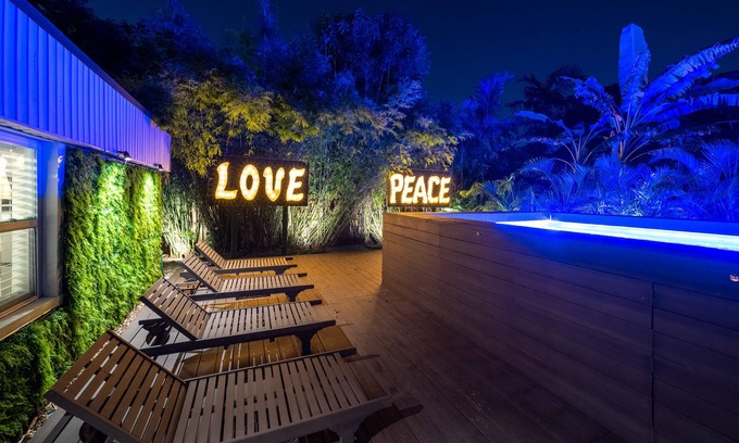 Golden Glades House | Miami Love&Peace Oasis🏝☀️ Pool, Mini Golf⛳️ Near the Beach