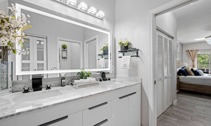 Lauderdale Lakes House | Modern Heaven on Earth Vacation Home Getaway; 6 miles to FLL beach;Free Parking