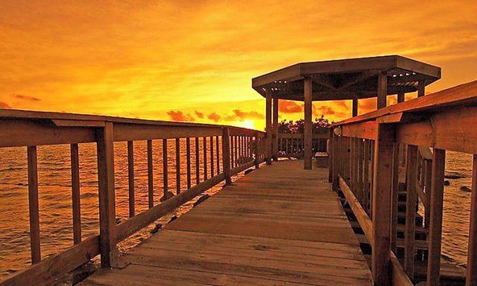 Tavernier Condo | Oceanfront condo Ocean Pointe Suites. Swimming Pool, Beach.