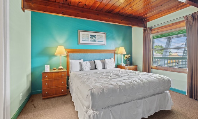 Fort Pierce Hotel | Oceanfront Inn II