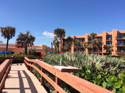 Indian Harbour Beach Apartment | Oceanique Resort