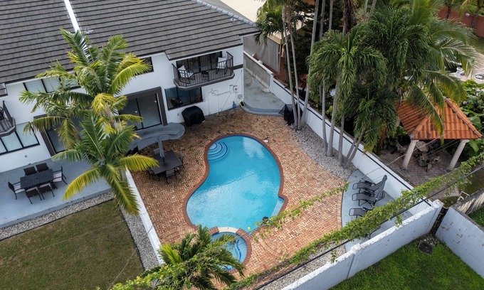 Olympia Heights House | October & November Sale! Private Pool, Grill, Near Coral Gables & MIA Airport