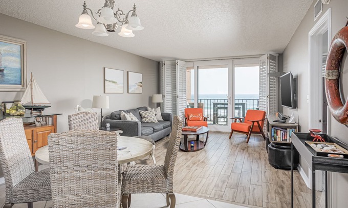 Pensacola Beach Condo | On the Gulf - Steps to the Beautiful White Sand, Emerald Green Water - GW203