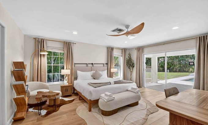 Wellington House | Palm Beach Polo/PGA Retreat – Pool & Luxe Comfort