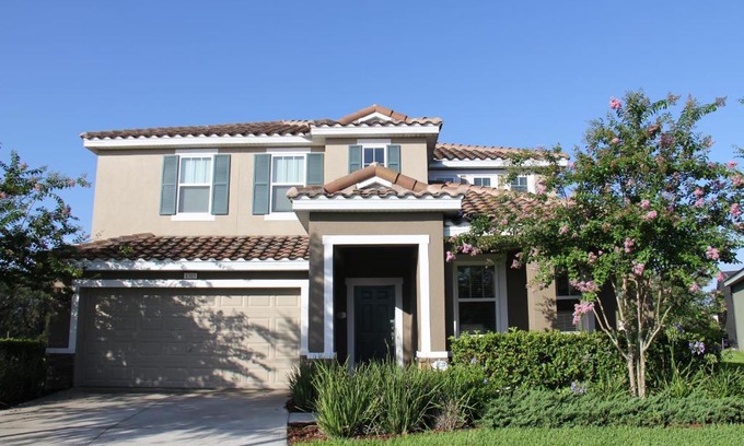 Loughman House | Palm Retreat villa
